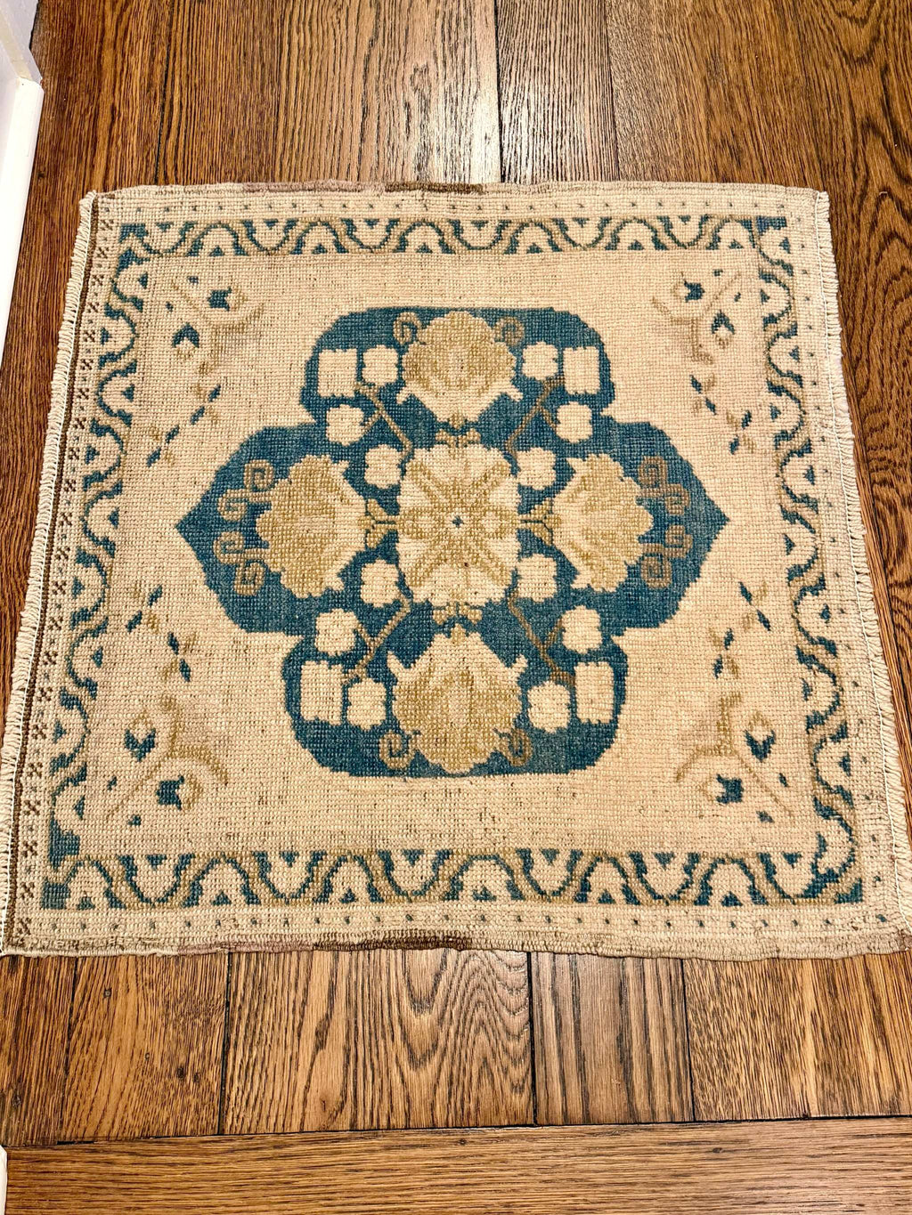 2’2”x2’2” Square Vintage Mat