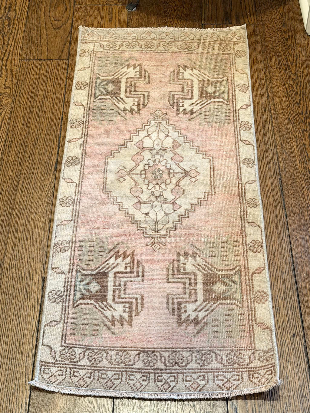 1’6”x3’8” Oushak Mat