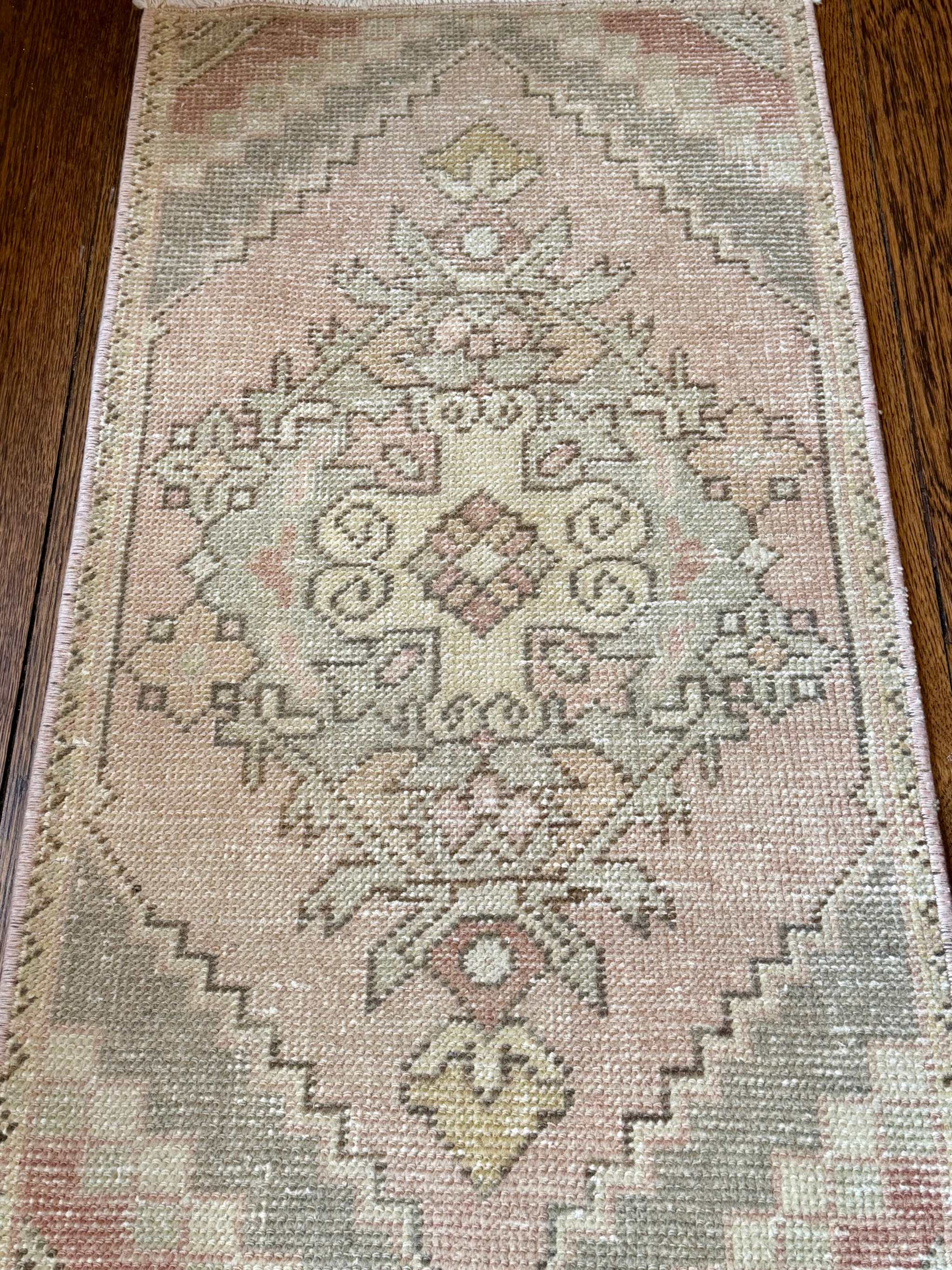1’7”x3’2” Vintage Oushak Mat