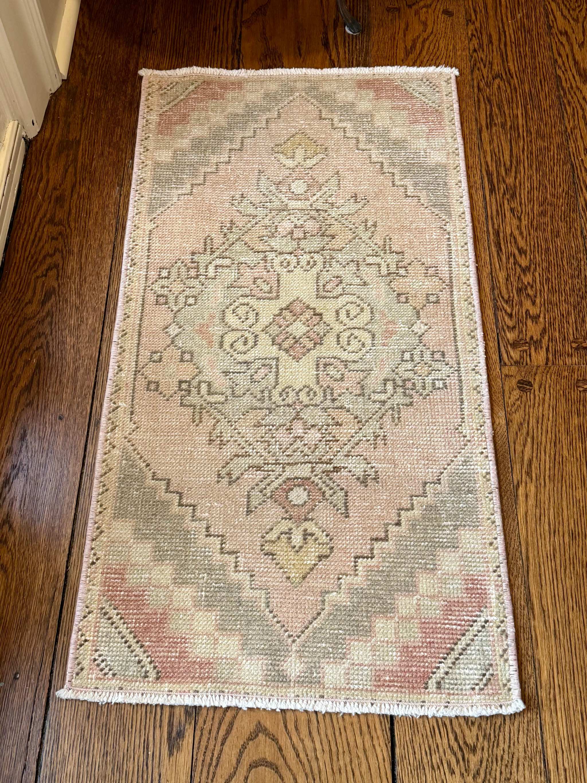 1’7”x3’2” Vintage Oushak Mat