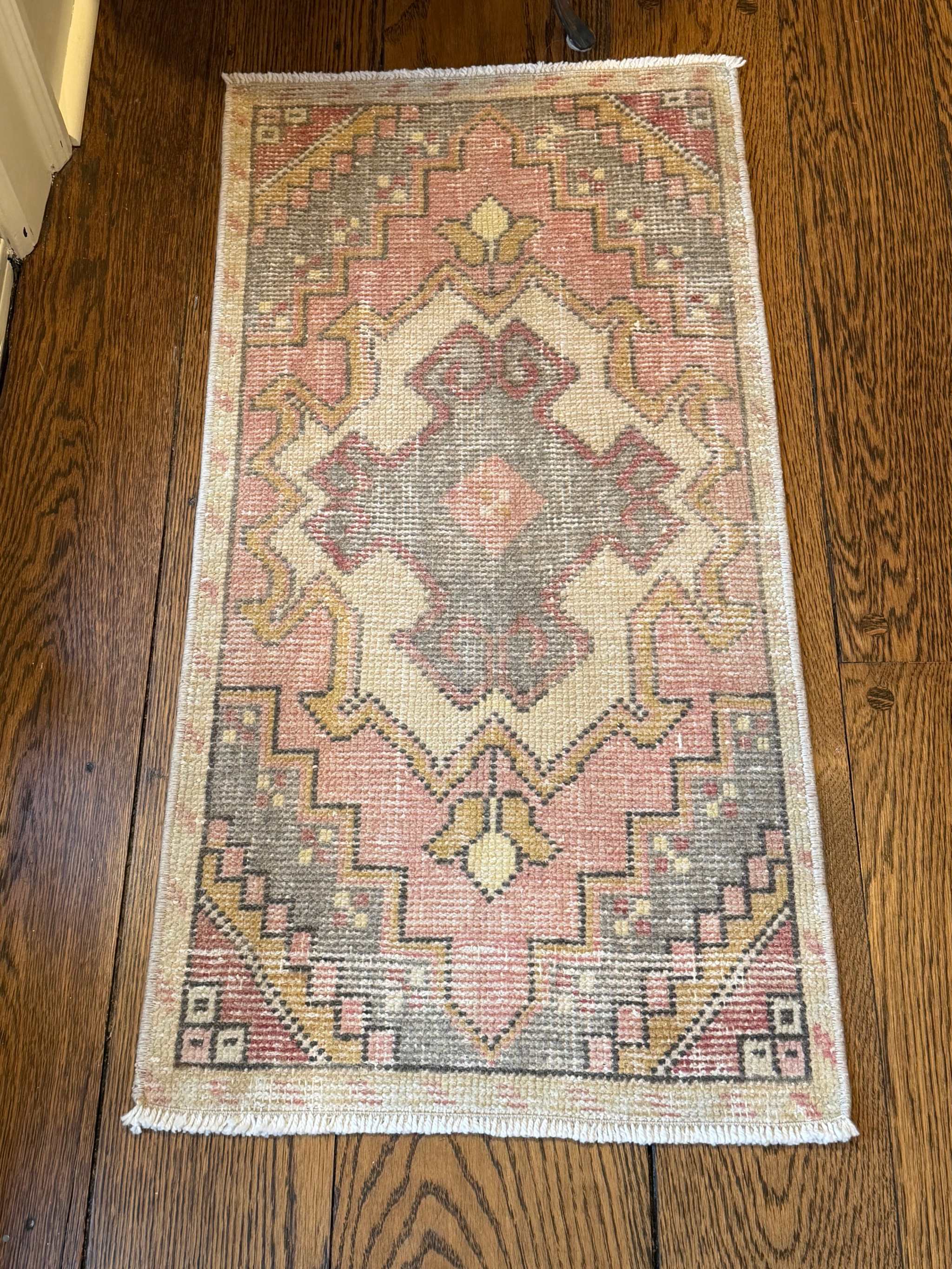 1’6”x3’1” Vintage Oushak Mat