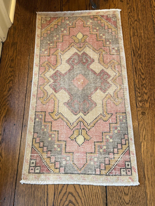 1’6”x3’1” Vintage Oushak Mat