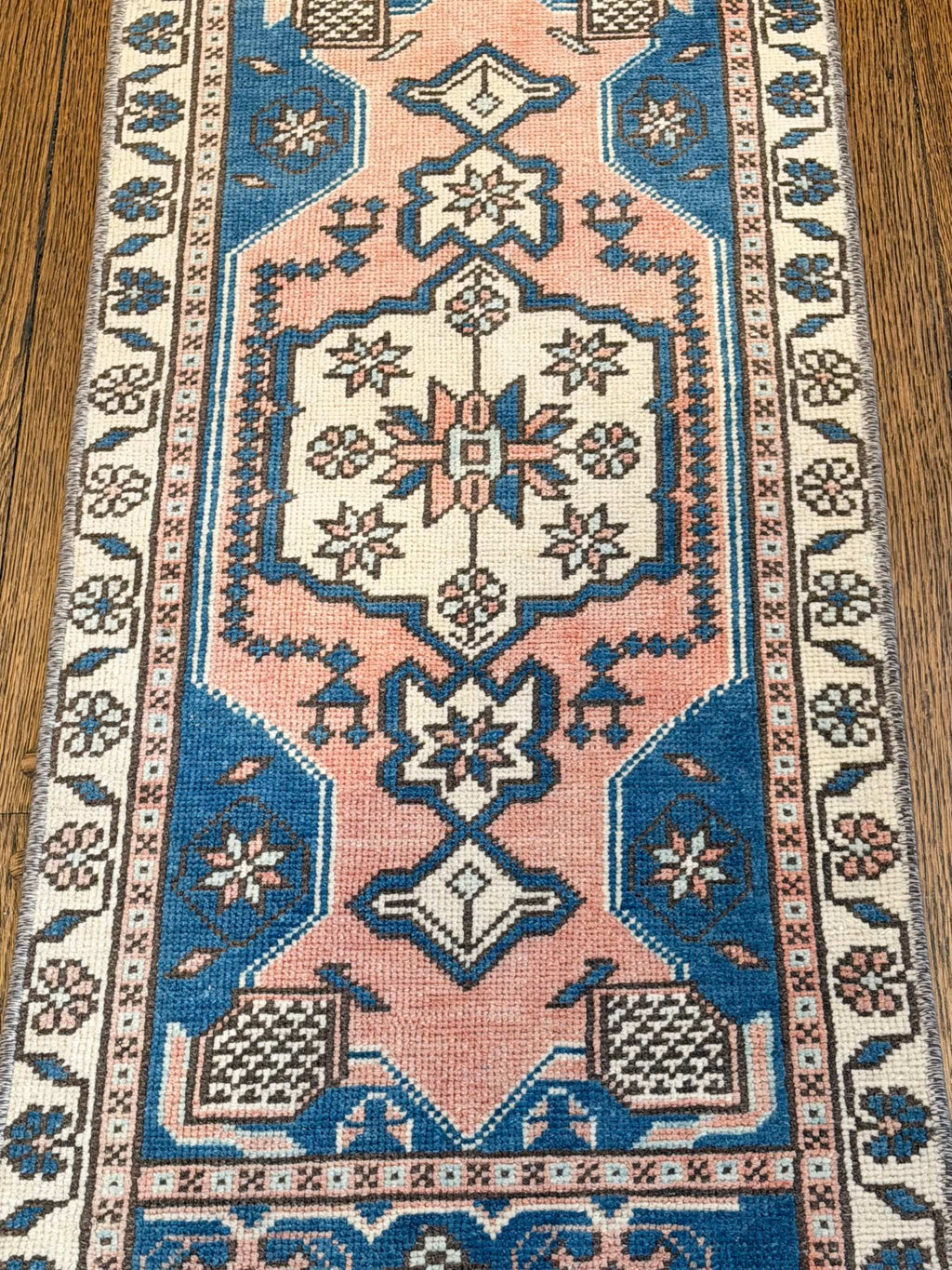 1’5”x3’11” Vintage Oushak longer mat