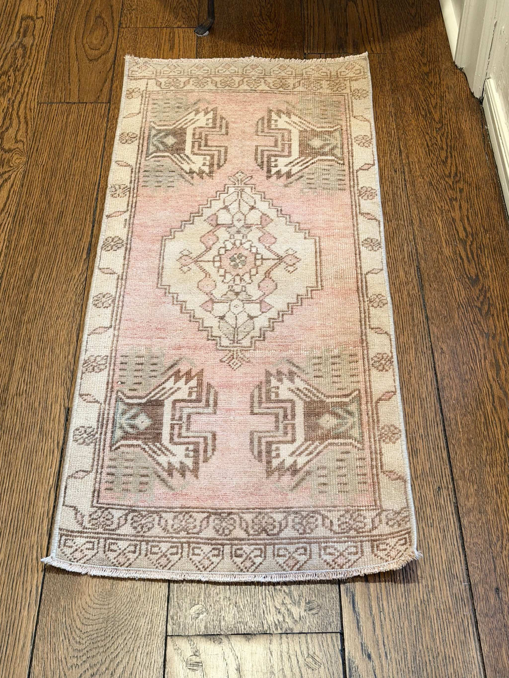 1’6”x3’8” Oushak Mat