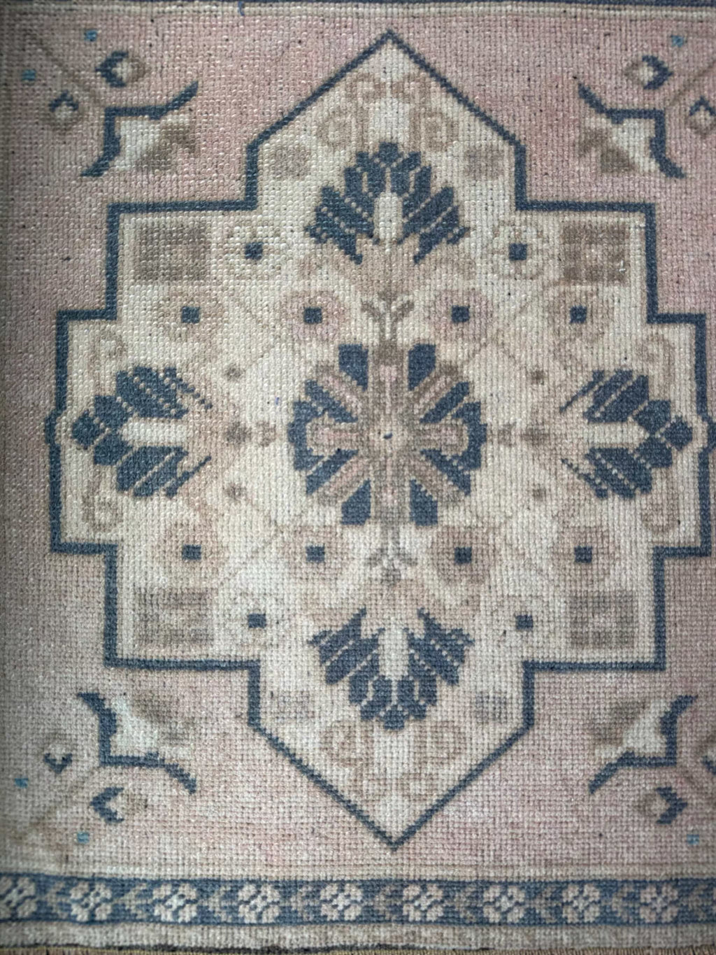 2’ x 2’2” Square Mini