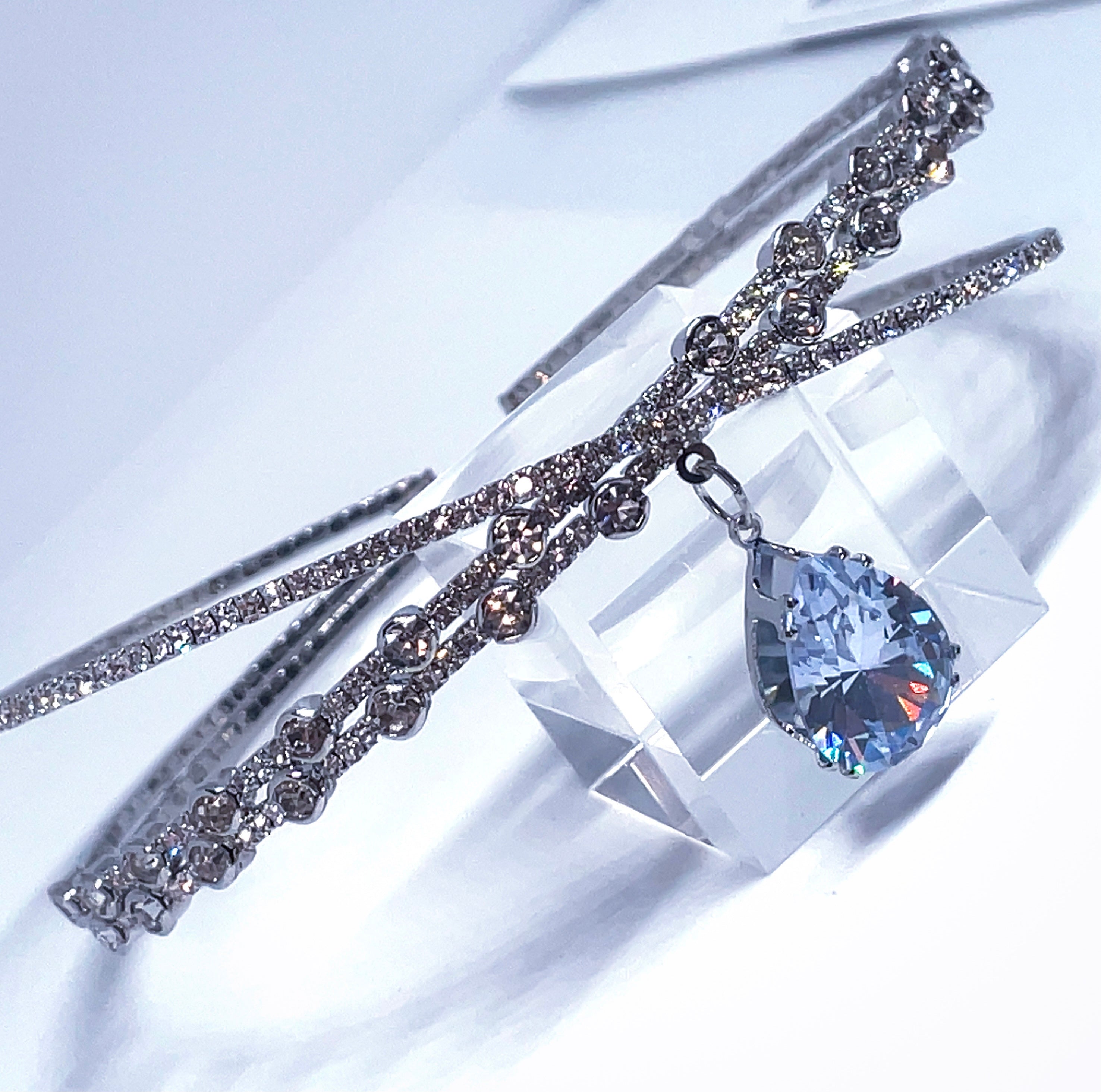Queen Rikka - the Teardrop Choker