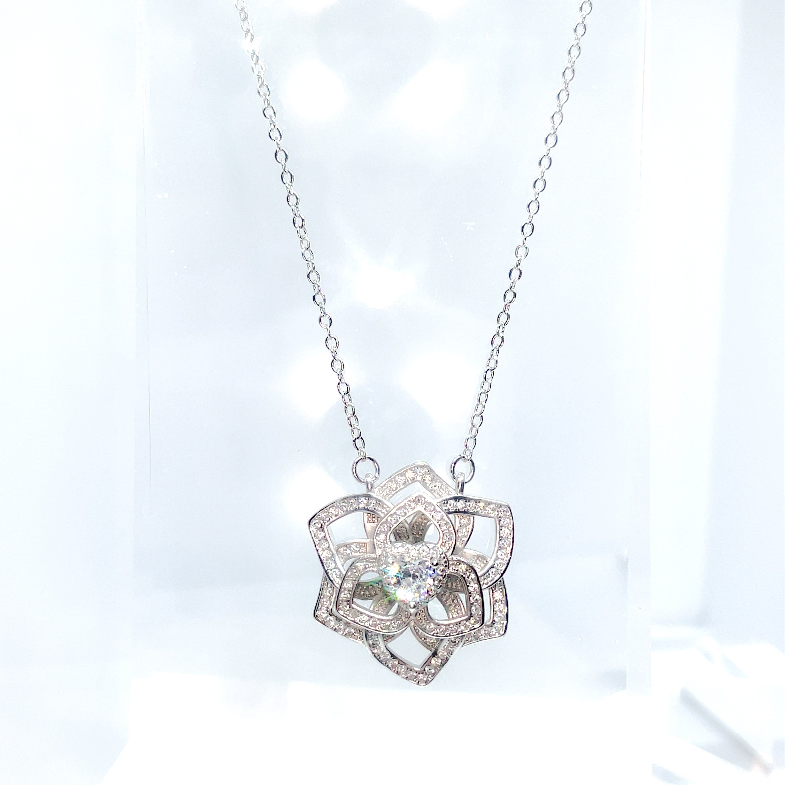 Hollow Rose Necklace