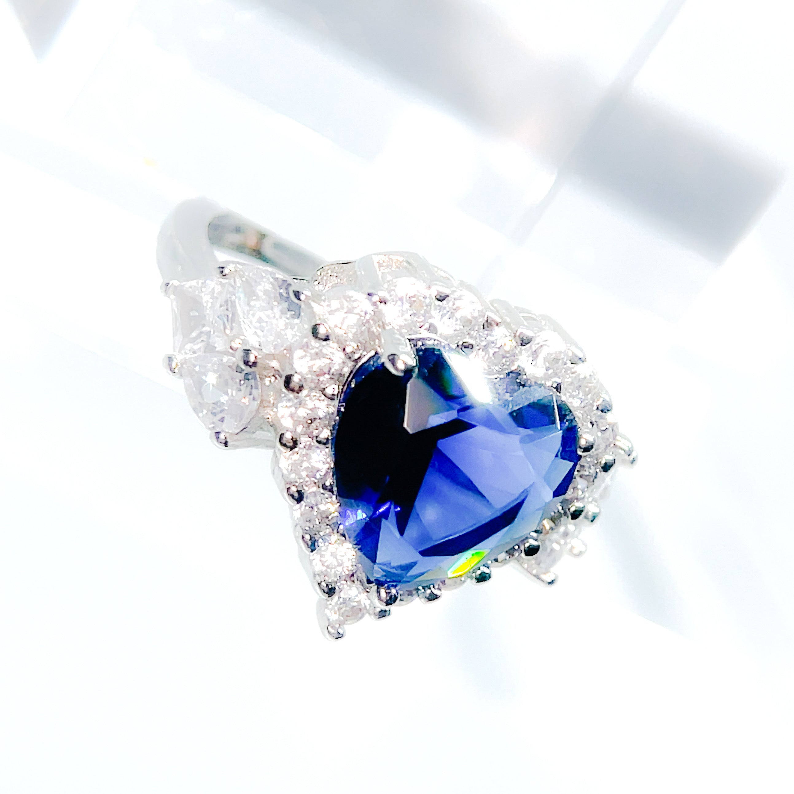 Brittania Ring