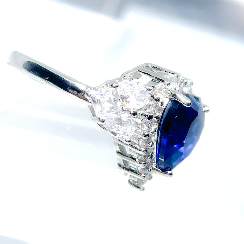 Brittania Ring