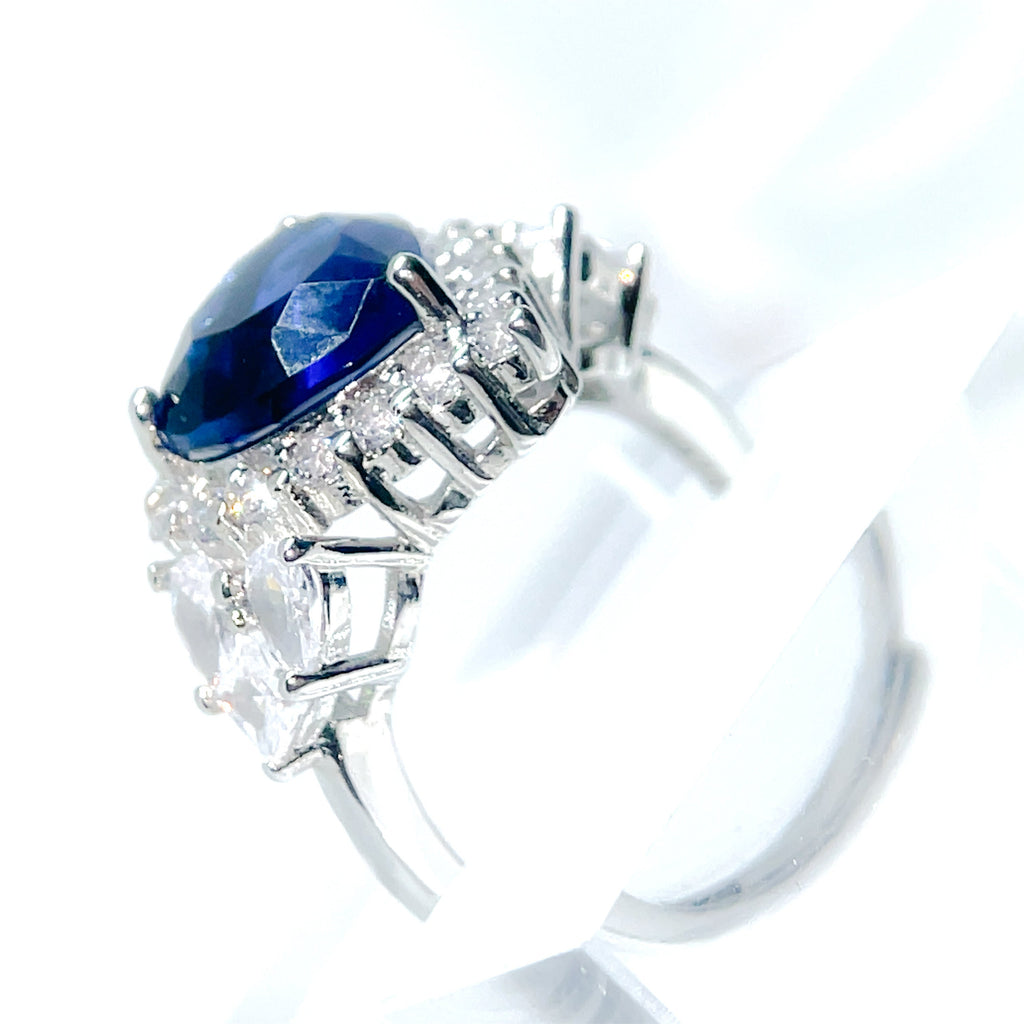 Brittania Ring