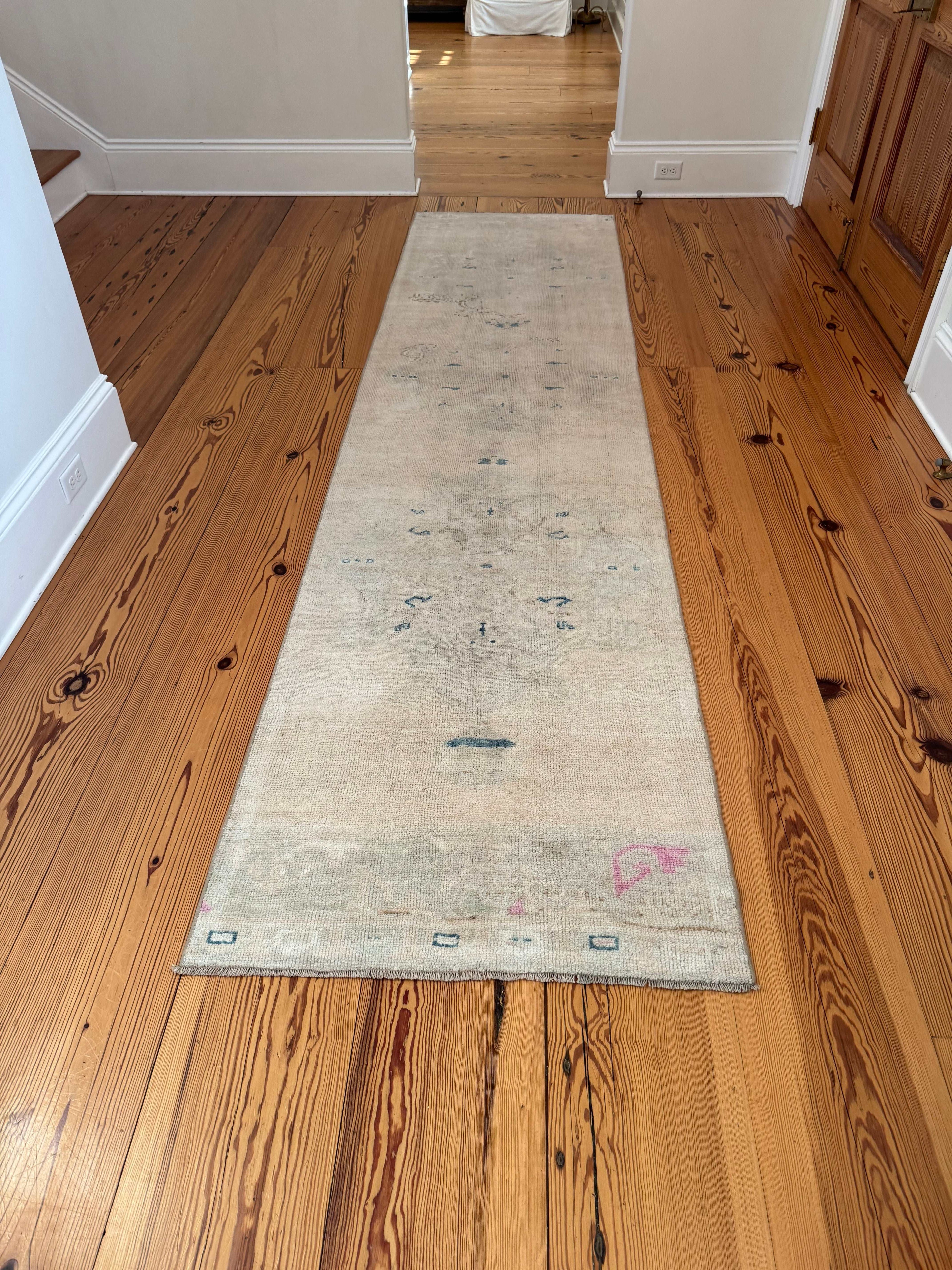 2'11" x 11'11" Long, Neutral Runner
