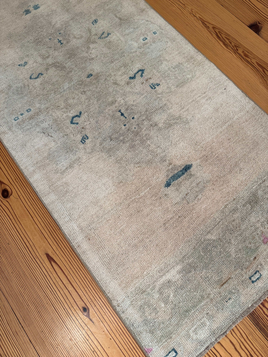 2'11" x 11'11" Long, Neutral Runner