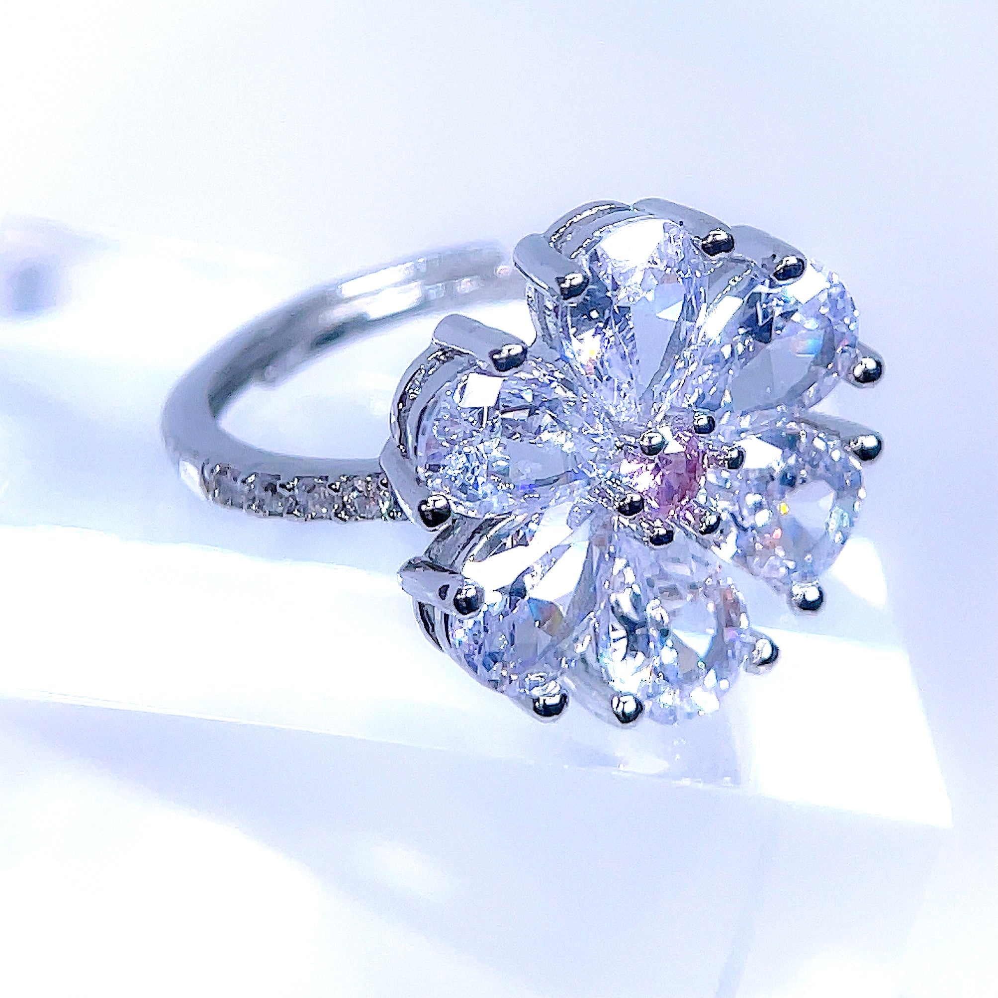 Mika - Crystal Flower Ring