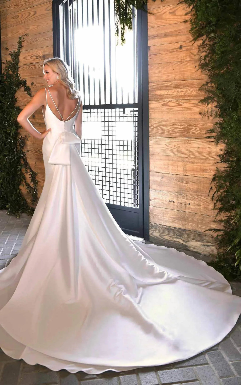 Classic Trumpet Wedding Dress