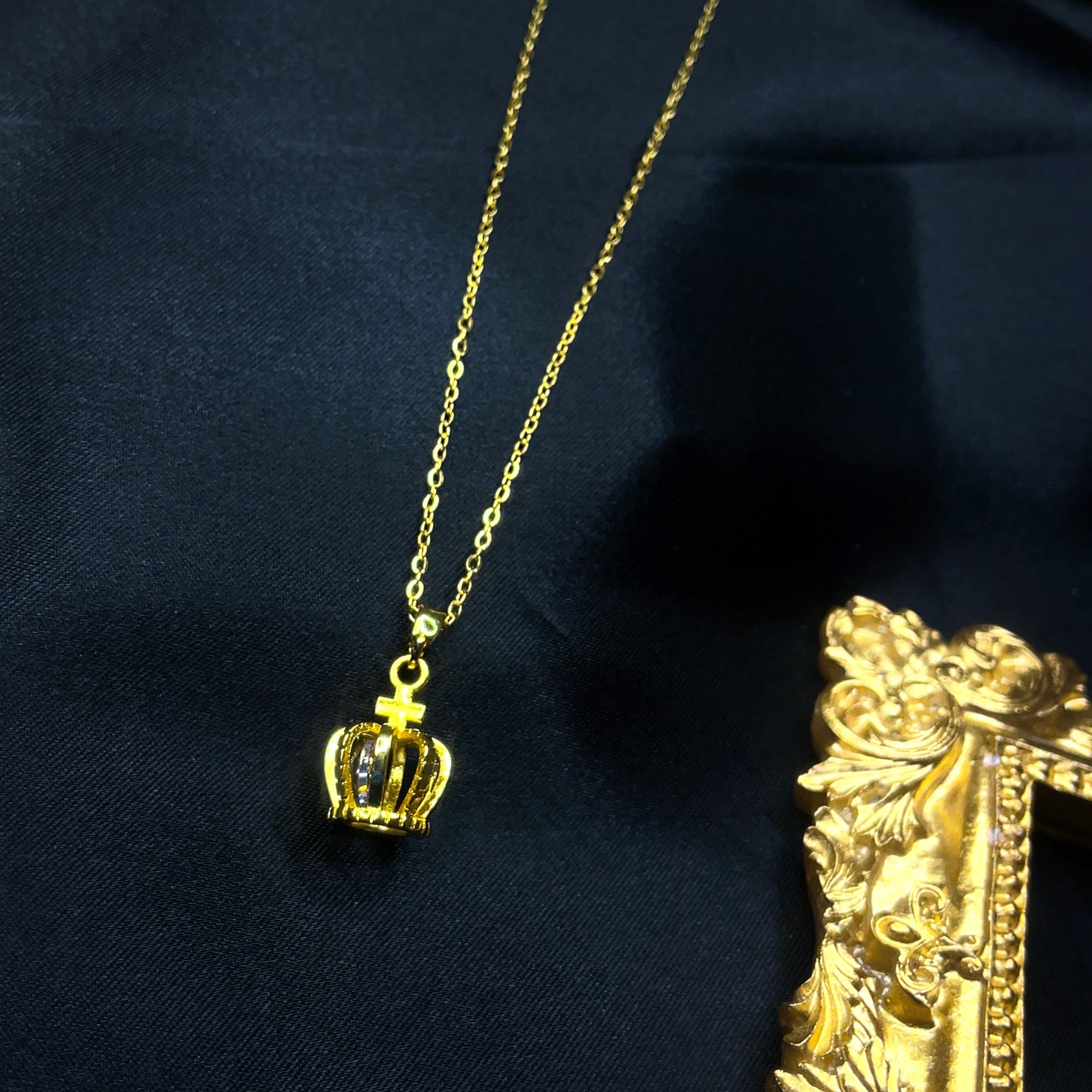 Theo Necklace