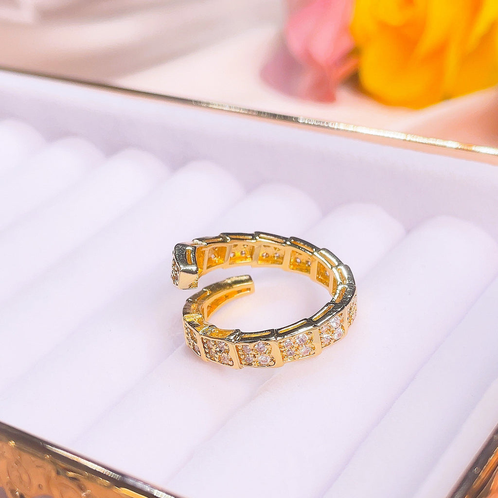 Serpentine Ring